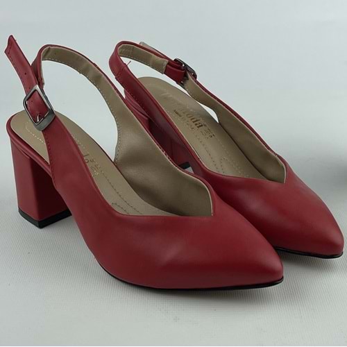 Kırmızı Topuktan Kayışlı Kadın Topuklu Ayakkabı