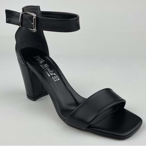 Siyah Suni Deri Kalın Bilekten Bağlı Kadın Topuklu Ayakkabı 8cm